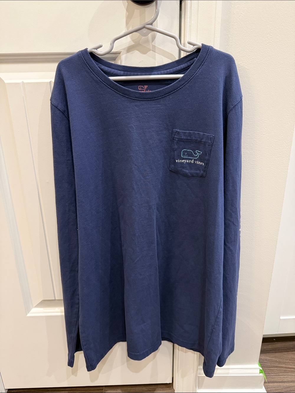 Vineyard Vines girls Long-Sleeve Pocket Tee - Navy Blue
